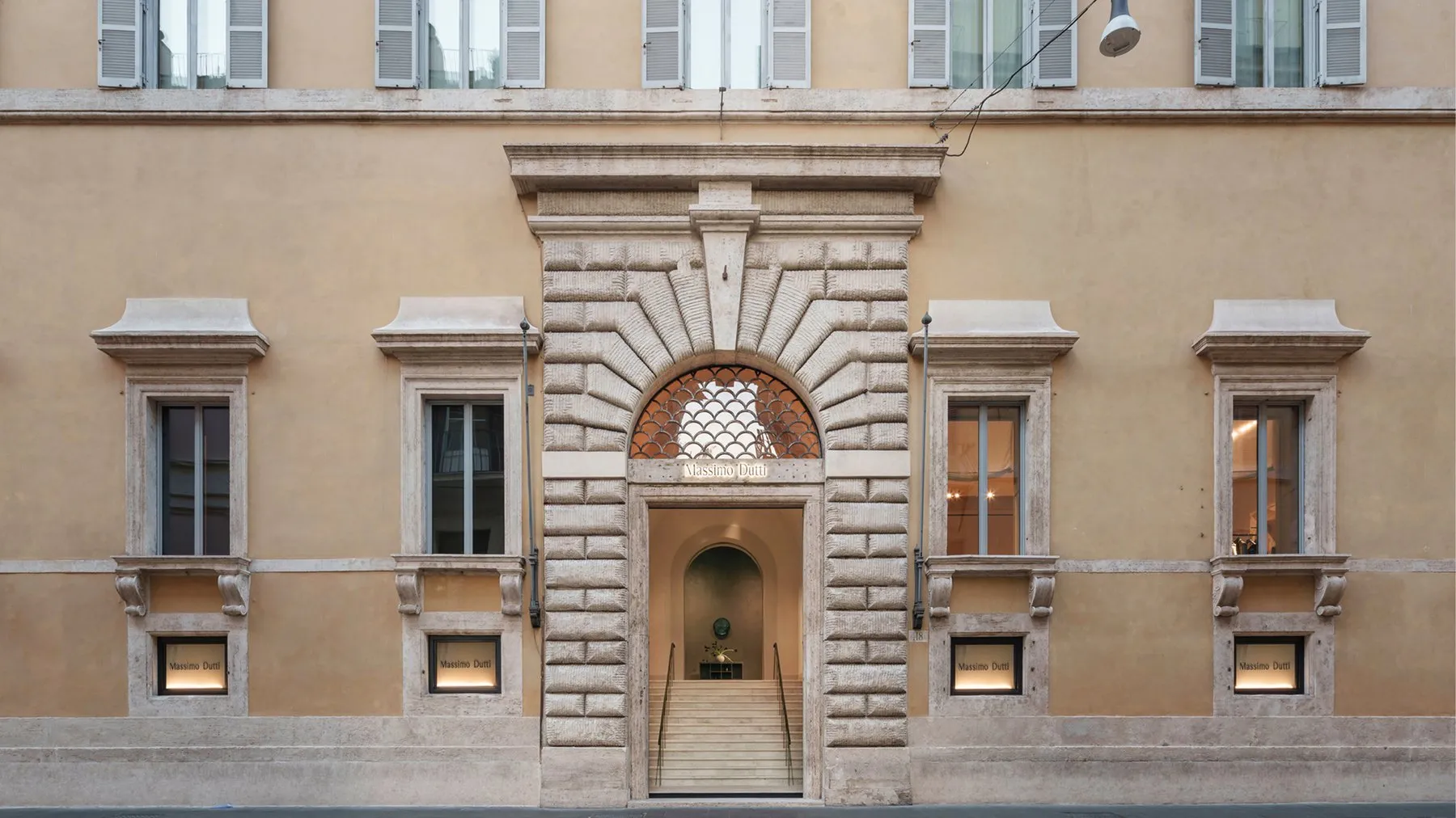 Massimo Dutti opens inside Palazzo Ruspoli on Via del Corso